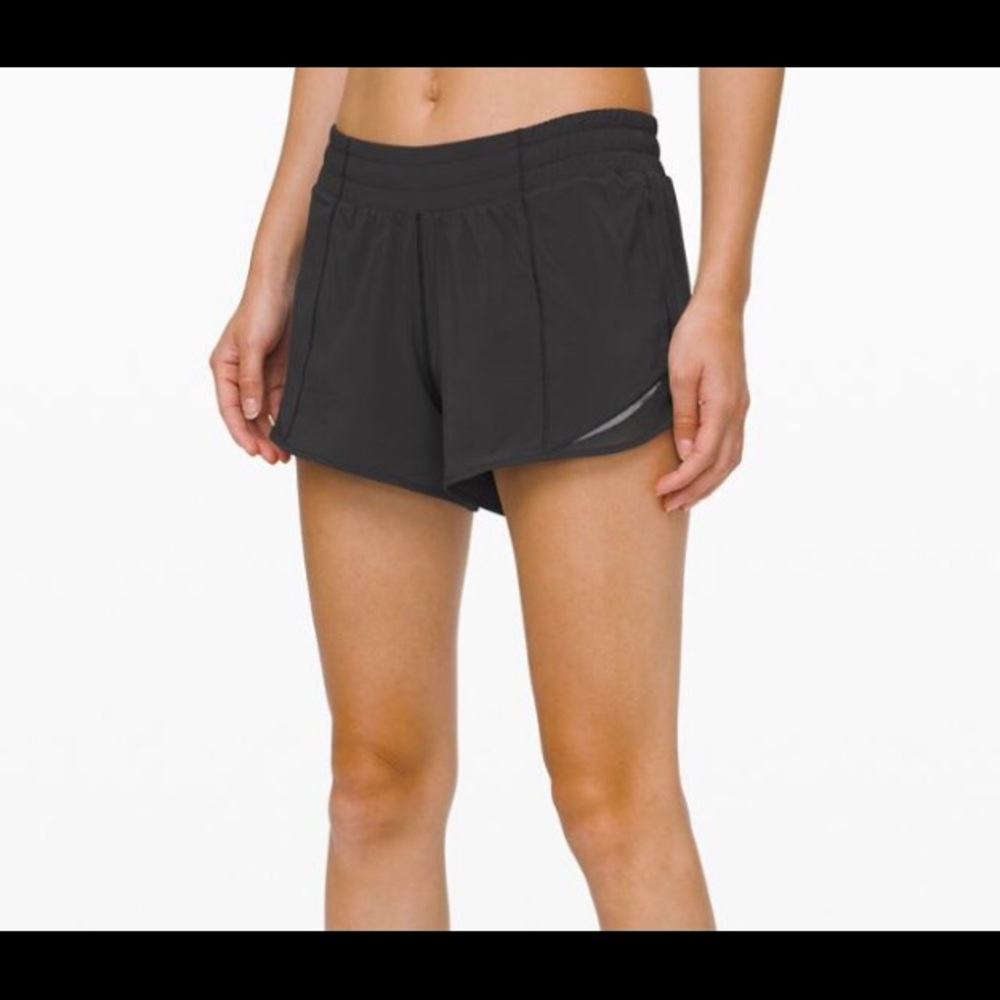 Lululemon Hotty Hot Short II *long 4 in* size 8